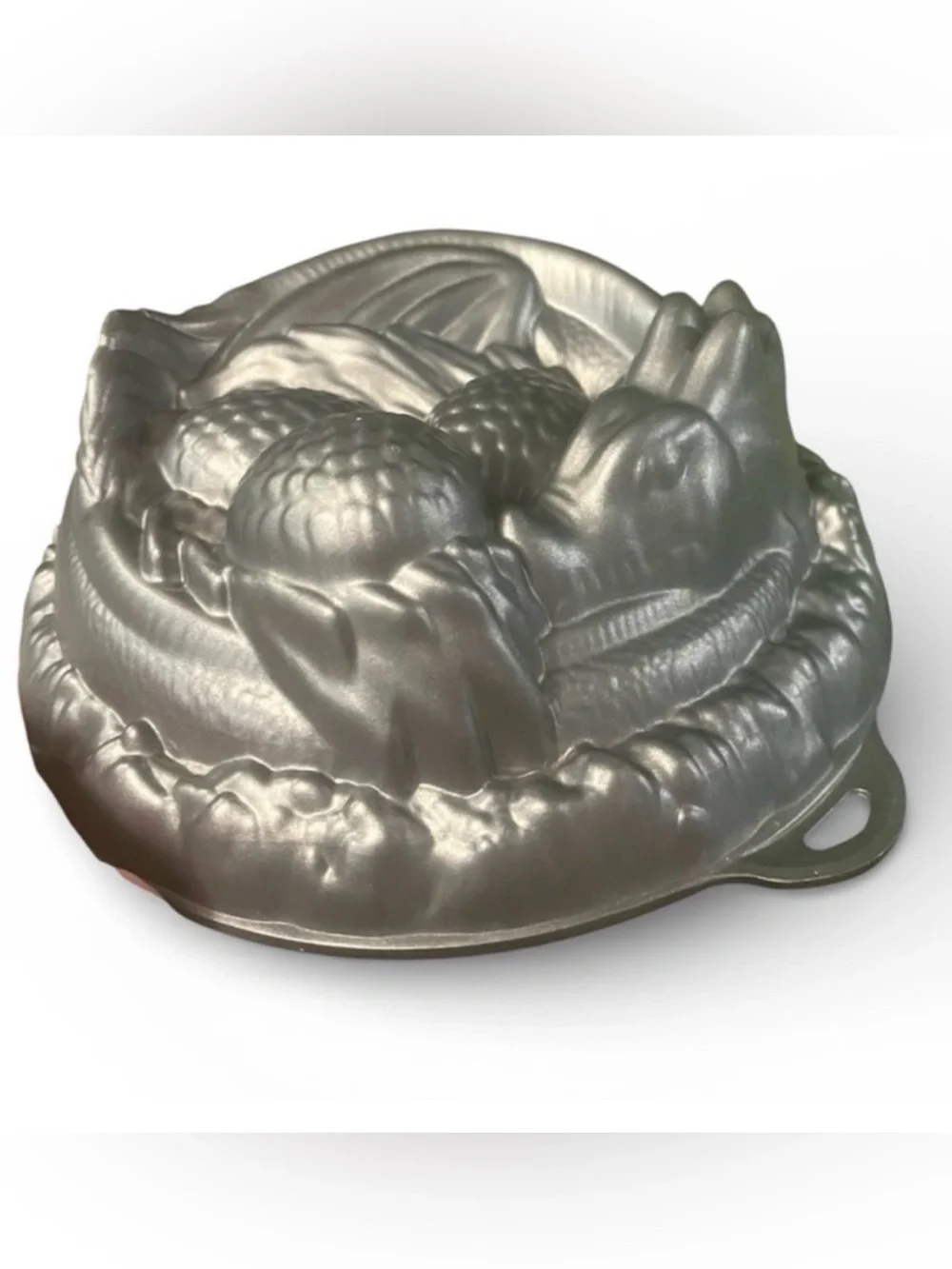 Thinkgeek game of thrones Sleeping Dragon w/Eggs Cake Mold Or Gelatin Mold